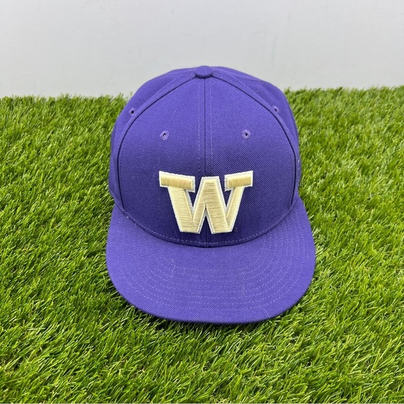 University of Washington Huskies Dawgs Nike True Dri-Fit  Hat Cap - Picture 1 of 7